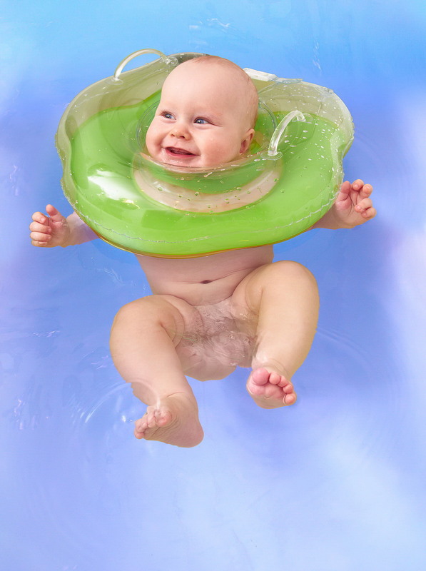 Надувной круг для купания младенца