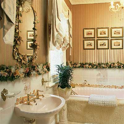 Декор ванной цветами и картинами