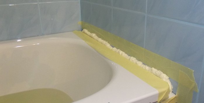 Устранение шва между стеной и ванной