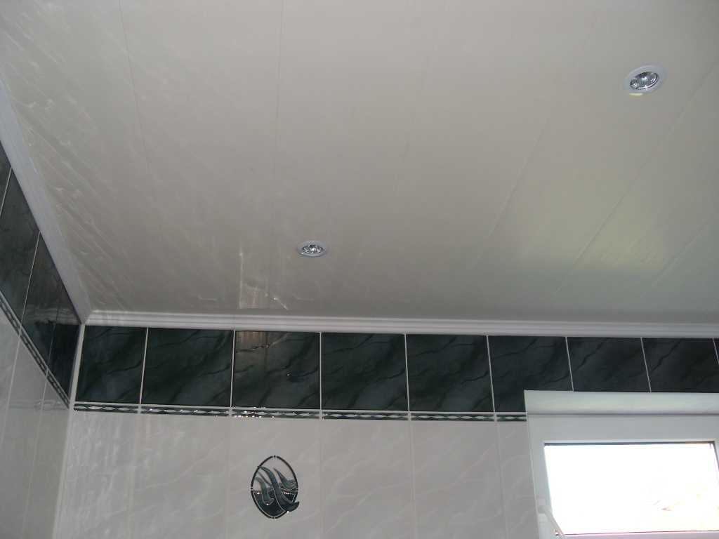 Потолок из панелей пвх в ванной