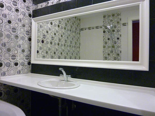 Ванная комната в черно-белых тонах