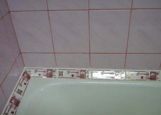 Керамический уголок для ванной