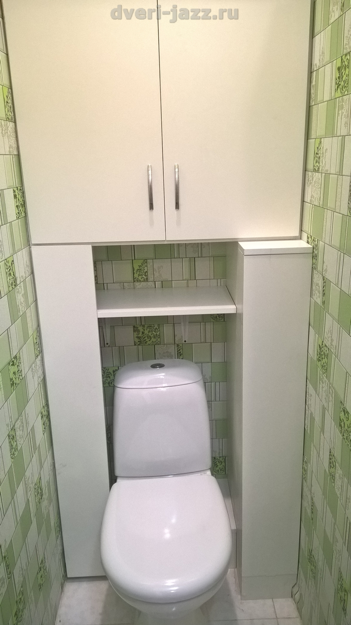 Встроенный шкафчик в туалет