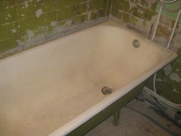 замена старой чугунной ванный